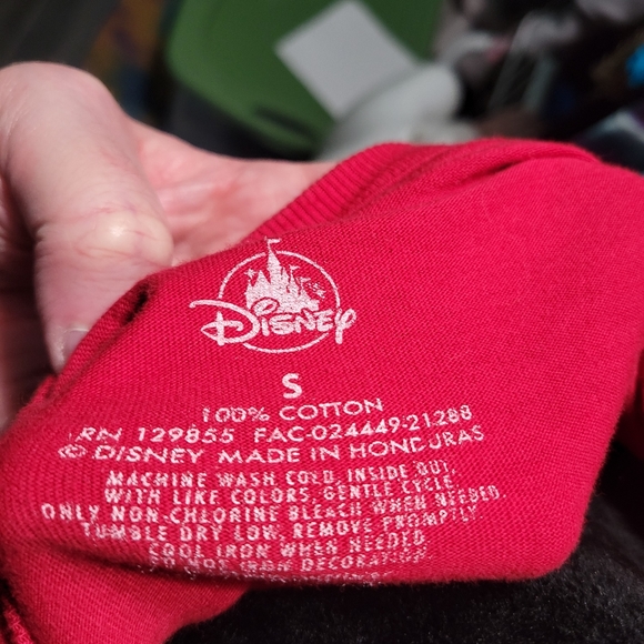 2021 Disney Merriest Nights  Cotton Long Sleeve Shirt Small - Picture 4 of 7